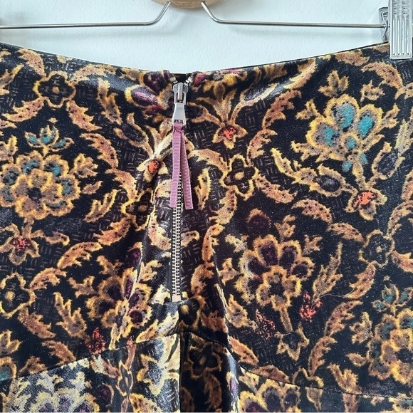 Urban Outfitters-Ecote Velvet Dark Floral Mini Skirt (Size:Medium) - Picture 7 of 9